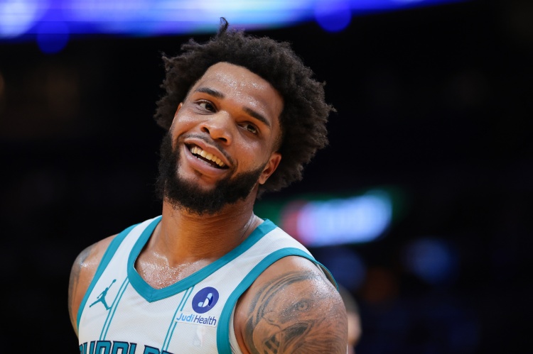 开云平台-漏勺表现！迈尔斯·布里奇斯13中5得11分 正负值-29全场最低